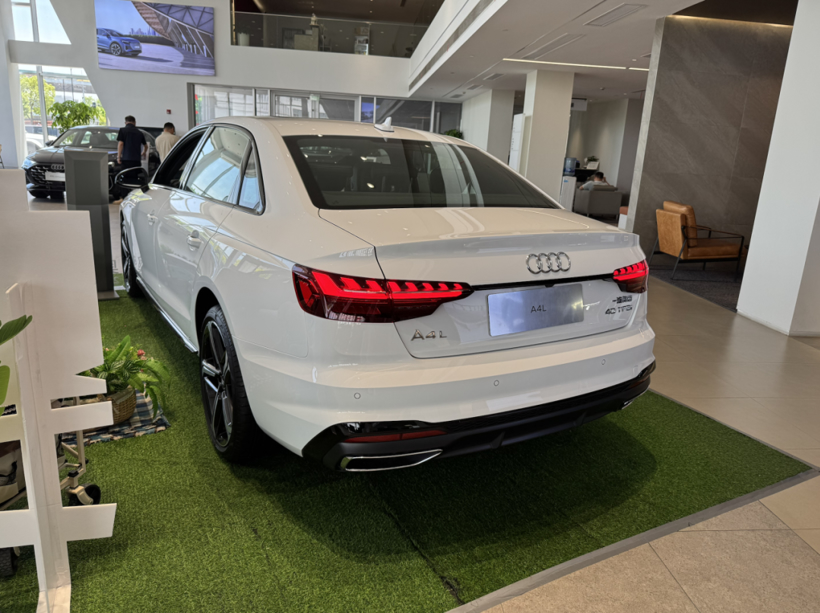 新车不到20万的奥迪A4L值得抄底吗?为此我去了趟4S店