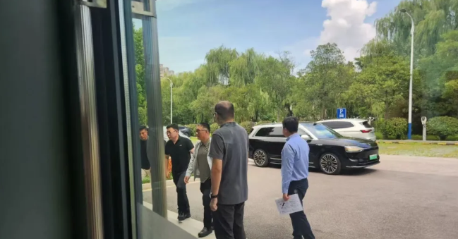 余承东站台！华为上汽联手首车亮相，预计18万起售