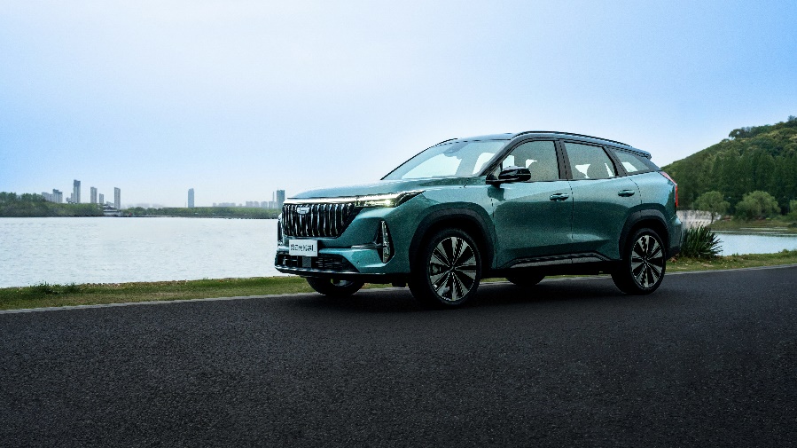 燃油SUV王者归来,“新一代三好SUV”第四代博越L上市限时价9.29-11.99万元,以四大越级实力开启燃油SUV智能平权时代