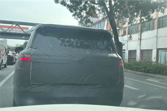 全新家族式设计 新款腾势N8谍照曝光